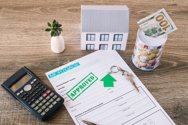 The Impact of Interest Rates on the Miami Real Estate Market: What to Expect in 2025
