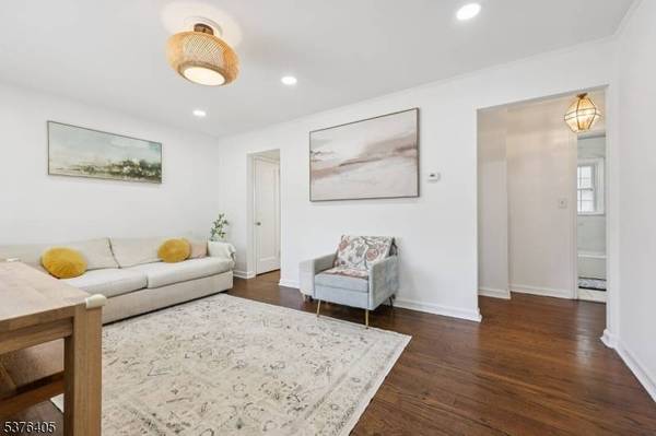 79 Ridgewood Rd, Clifton City, NJ 07012