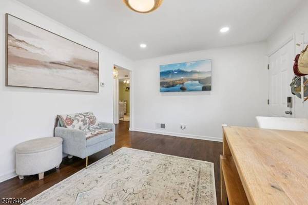 79 Ridgewood Rd, Clifton City, NJ 07012