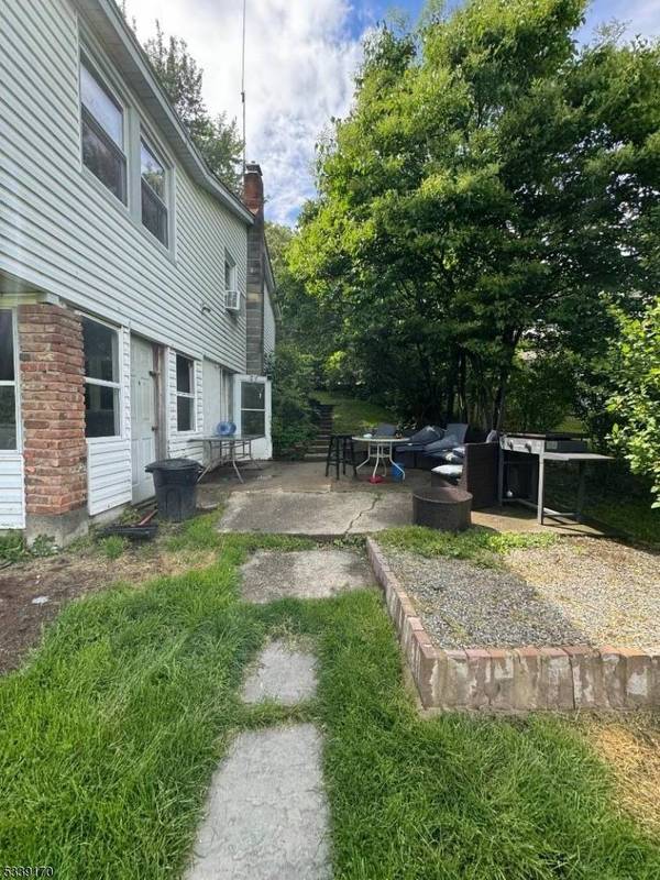 15 Van Dunk Ln, Ringwood Boro, NJ 07456