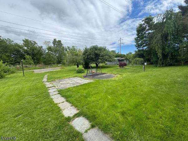 15 Van Dunk Ln, Ringwood Boro, NJ 07456