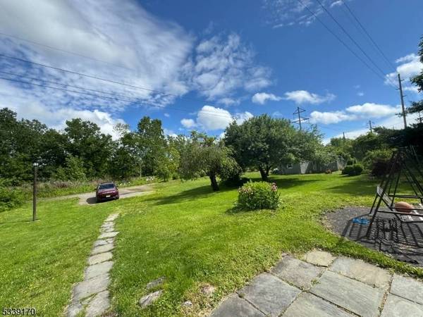 15 Van Dunk Ln, Ringwood Boro, NJ 07456