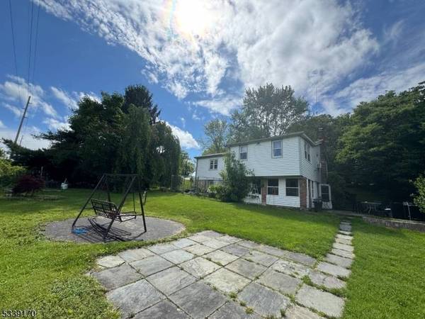 15 Van Dunk Ln, Ringwood Boro, NJ 07456