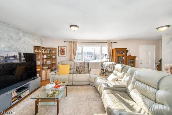 38 George St, Saddle Brook Twp., NJ 07663