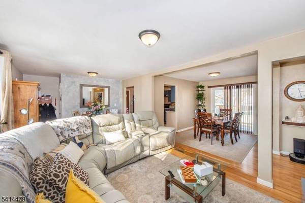 38 George St, Saddle Brook Twp., NJ 07663