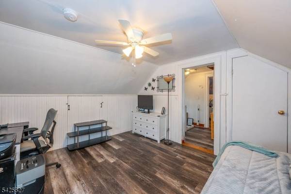 9 Orchard St, Clifton City, NJ 07013