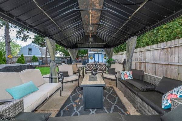 9 Orchard St, Clifton City, NJ 07013