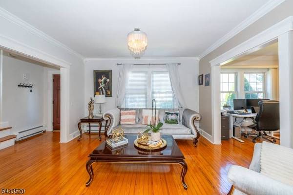 690 Garden St, Maywood Boro, NJ 07607
