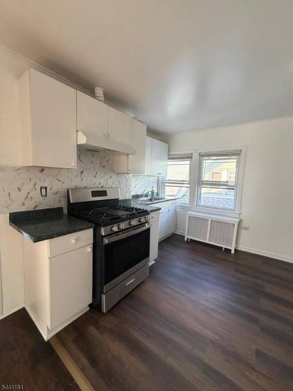 83 E 9Th St #2, Clifton City, NJ 07011