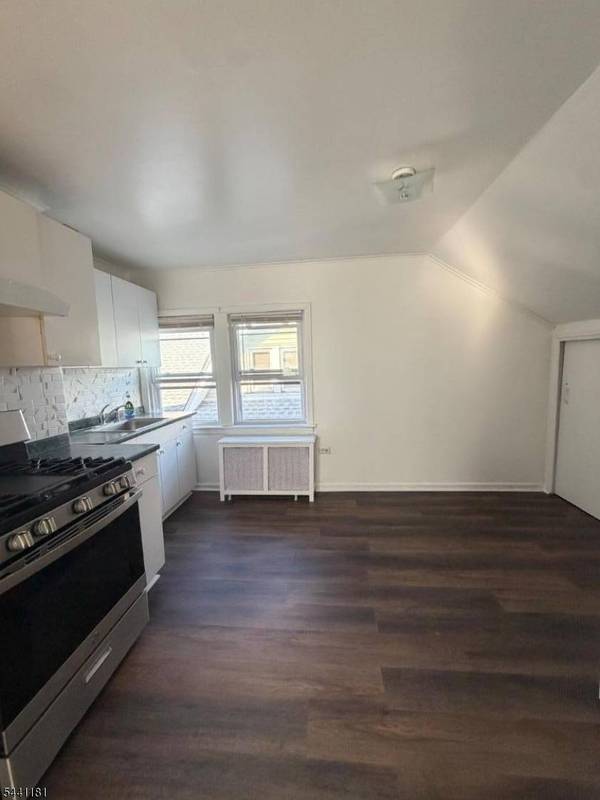 83 E 9Th St #2, Clifton City, NJ 07011