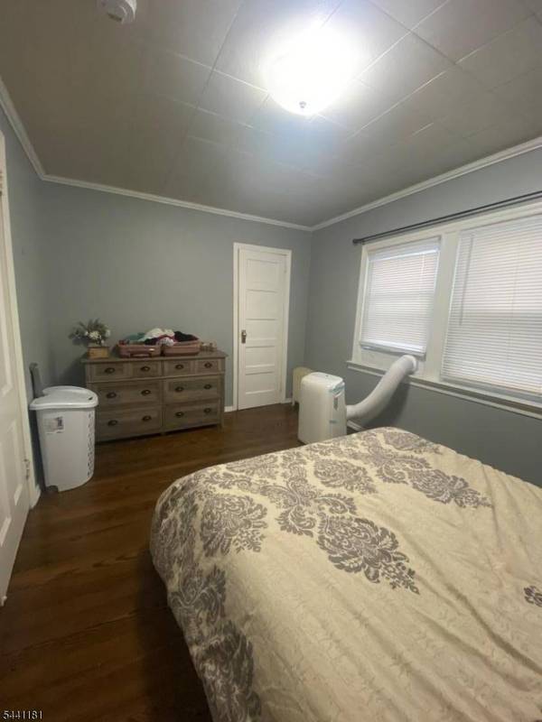 83 E 9Th St #2, Clifton City, NJ 07011