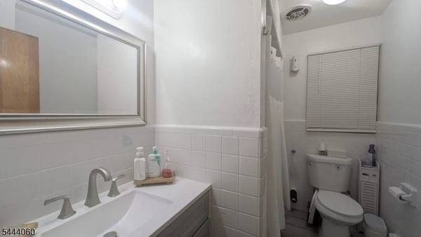 100 E 7Th St, Clifton City, NJ 07011