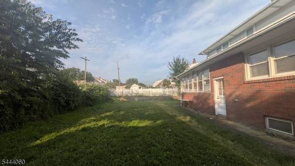 100 E 7Th St, Clifton City, NJ 07011