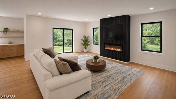 4 Atkins Ct, Clifton City, NJ 07013