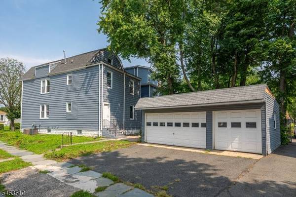 484 Prospect St, East Orange City, NJ 07017