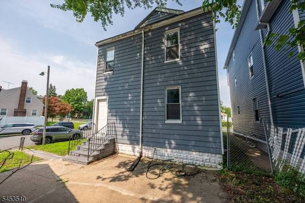 484 Prospect St, East Orange City, NJ 07017