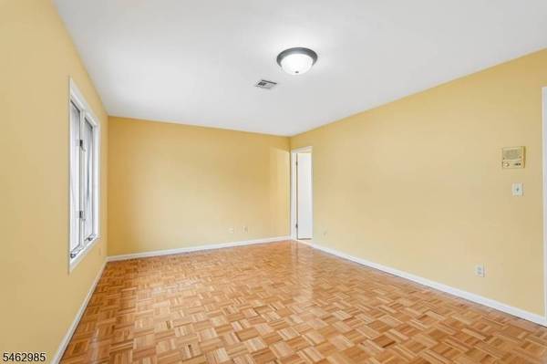 33 Aycrigg Ave, Passaic City, NJ 07055