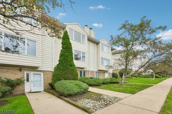 33 Aycrigg Ave, Passaic City, NJ 07055