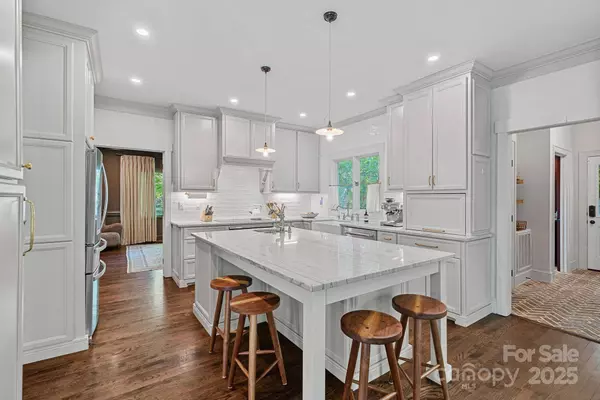 2915 Cross Country RD, Charlotte, NC 28270