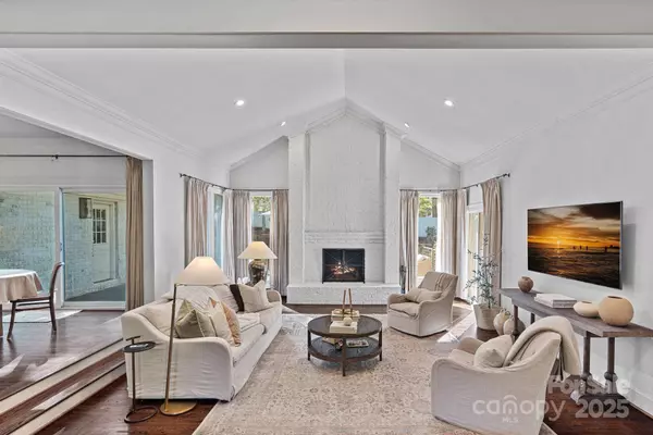 2915 Cross Country RD, Charlotte, NC 28270