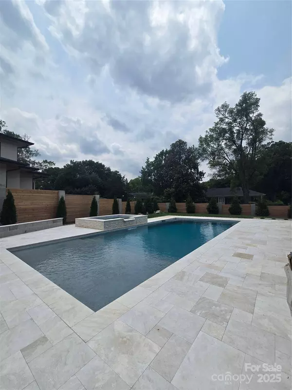 639 Edgemont RD, Charlotte, NC 28211