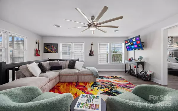 213 30th AVE N, North Myrtle Beach, SC 29582