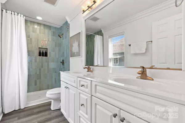 397 E Second ST, Ocean Isle, NC 28469