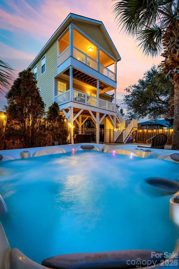 120 Rainbow DR, Murrells Inlet, SC 29576