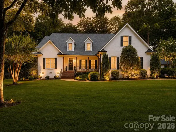 611 Pacer LN