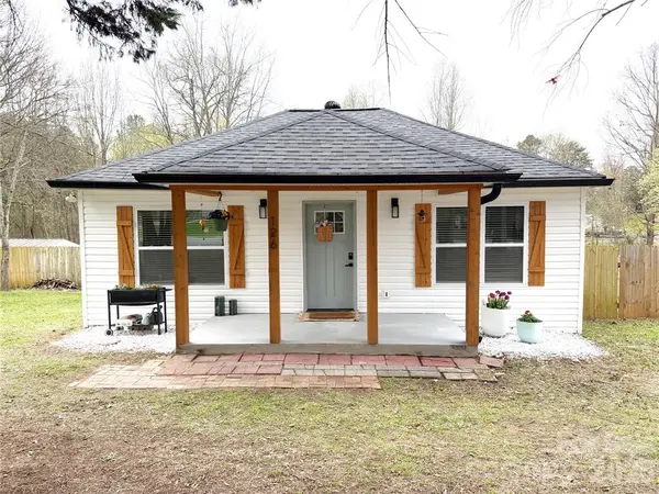 126 Laura Rd, Mooresville, NC 28117-8420