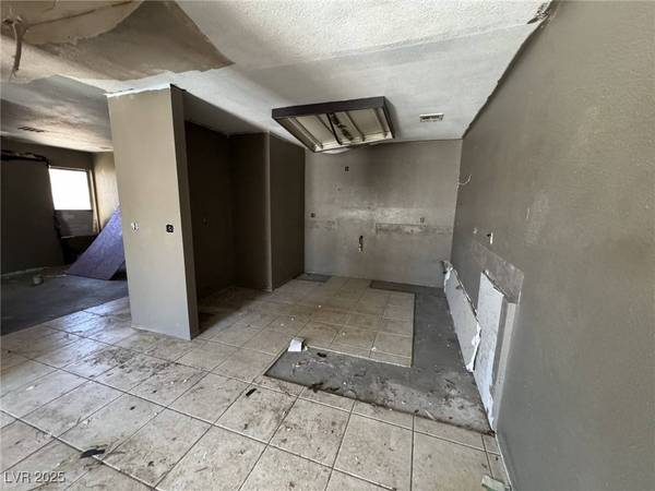 6723 Oak Valley DR, Las Vegas, NV 89103