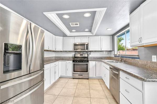 3675 Winner DR, Las Vegas, NV 89120