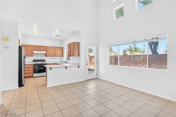 896 Clear Diamond AVE, Las Vegas, NV 89123