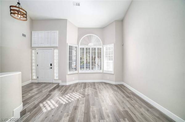 9317 Sienna Ridge DR, Las Vegas, NV 89117