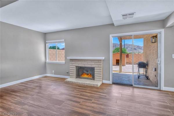 490 Searchlight DR, Las Vegas, NV 89110