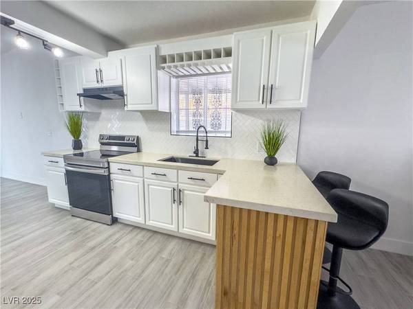 1608 E McDonald AVE, North Las Vegas, NV 89030