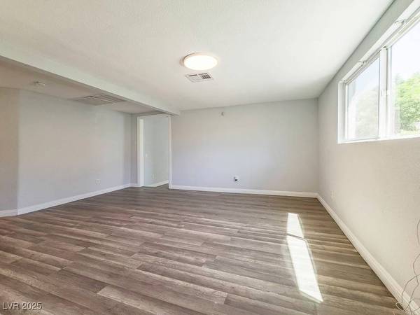 2713 Valley ST, Las Vegas, NV 89101