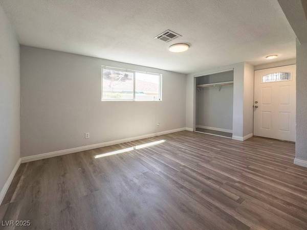 2713 Valley ST, Las Vegas, NV 89101