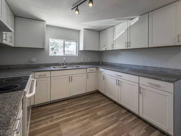 2713 Valley ST, Las Vegas, NV 89101