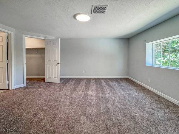 2713 Valley ST, Las Vegas, NV 89101