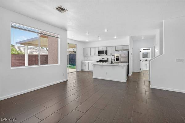 70 Blaven DR, Henderson, NV 89002