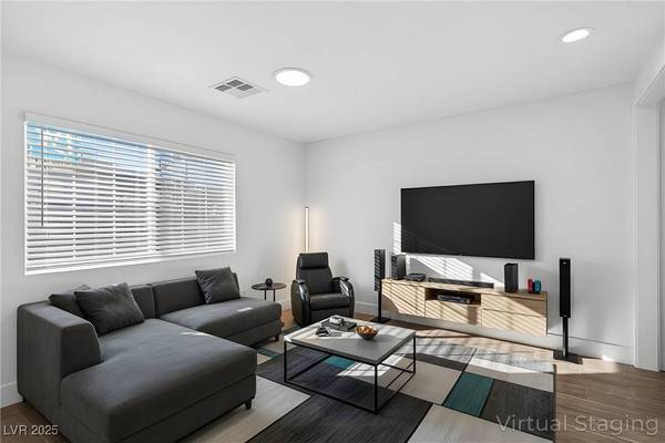 617 N 11th ST, Las Vegas, NV 89101