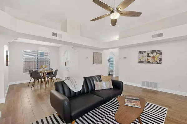 5209 Valentino ST NW, Albuquerque, NM 87120