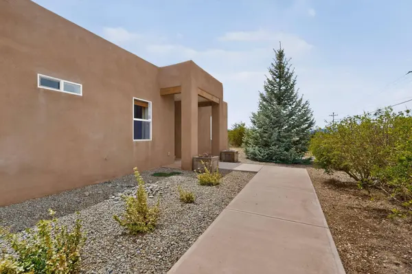 204 Dinkle RD, Edgewood, NM 87015