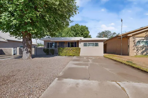 716 Florida ST SE, Albuquerque, NM 87108