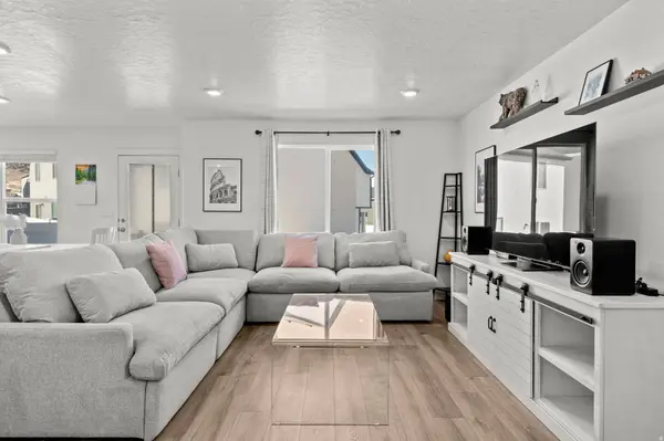 3742 S GOLD BANK DR W #1235, Magna, UT 84044