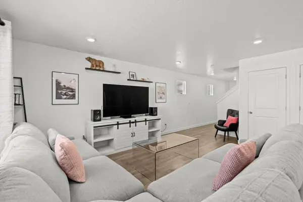3742 S GOLD BANK DR W #1235, Magna, UT 84044