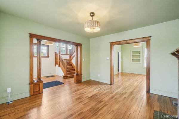 2901 LOTHROP Street, Detroit, MI 48206
