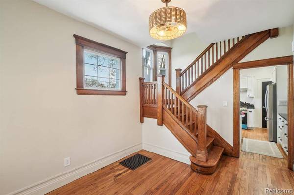 2901 LOTHROP Street, Detroit, MI 48206