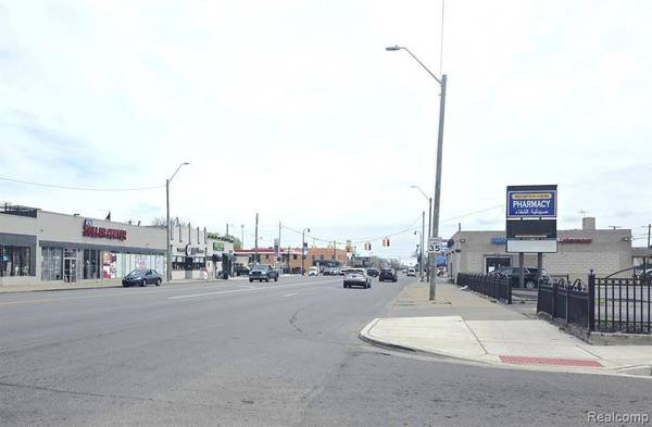 6871 WINTHROP Street, Detroit, MI 48228